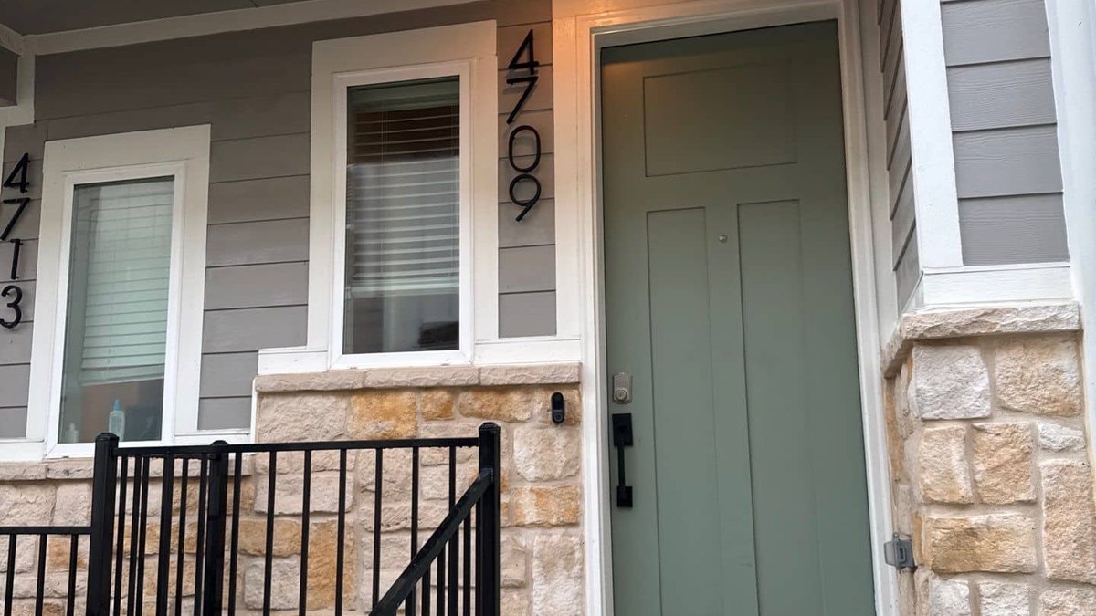 7 Signs Your Home Needs Exterior Painting ASAP (Montgomery County Guide)