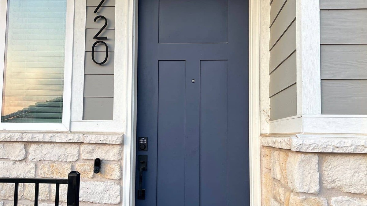 Best Time of Year to Paint or Coat Your Home in Texas (Montgomery County Guide)