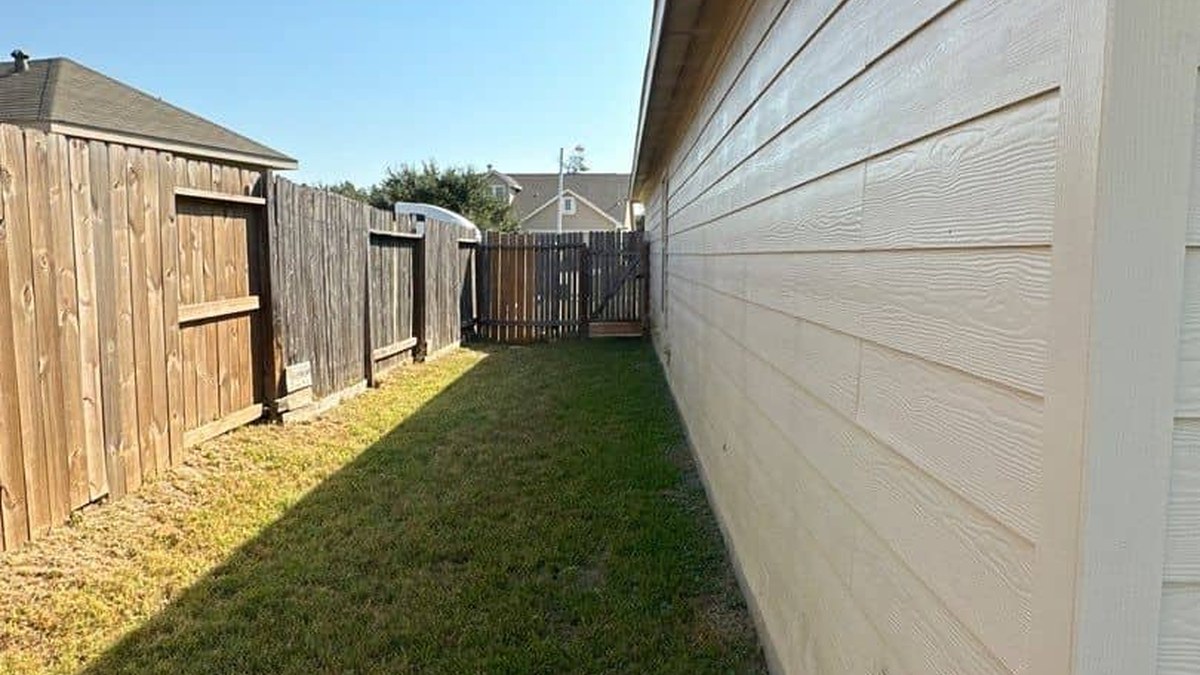 Exterior Painting vs Exterior Coatings: What’s Better for Your Home in Texas?
