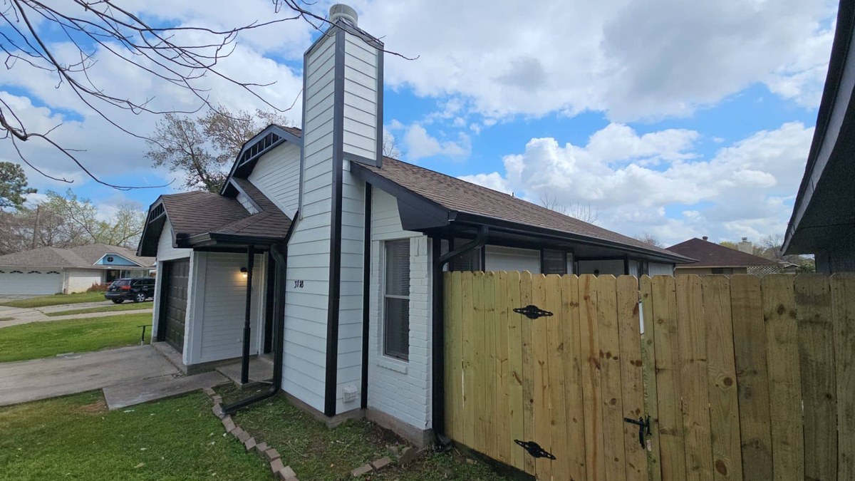 What Type of Paint Is Best for Homes in Texas? (Montgomery County Guide)